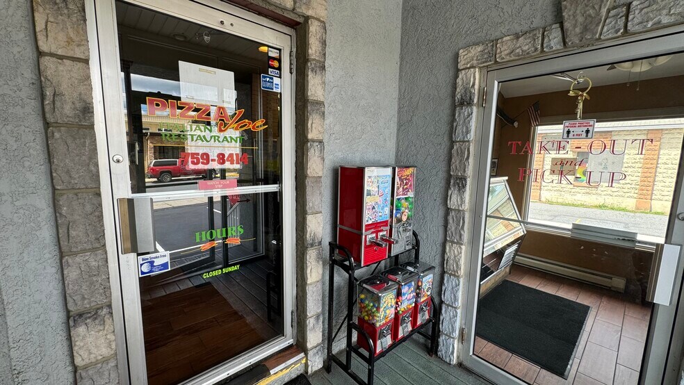 More Photos Of 550 S Main St, Nazareth General Retail For Sale