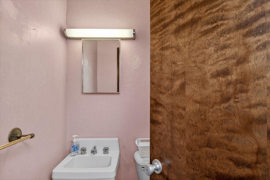 More Photos Of 820 N Pine River St, Ithaca Healthcare For Sale