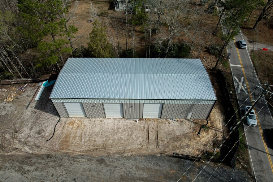 More Photos Of 3390 Von Ohsen Rd, Summerville Warehouse For Lease