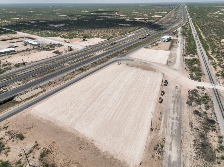 More Photos Of 850 W I-20, Penwell Warehouse For Lease