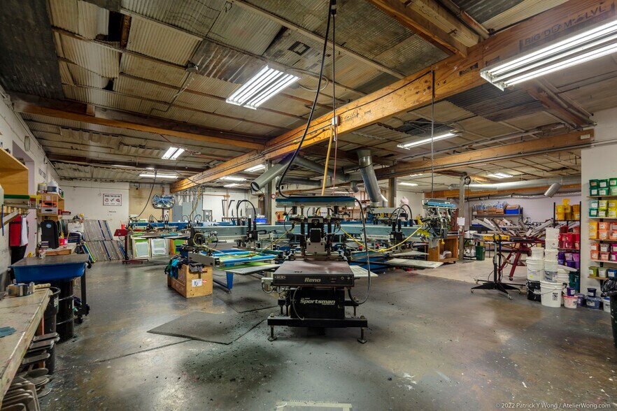 More Photos Of 705 Wallingford Bend, Austin Light Distribution For Lease