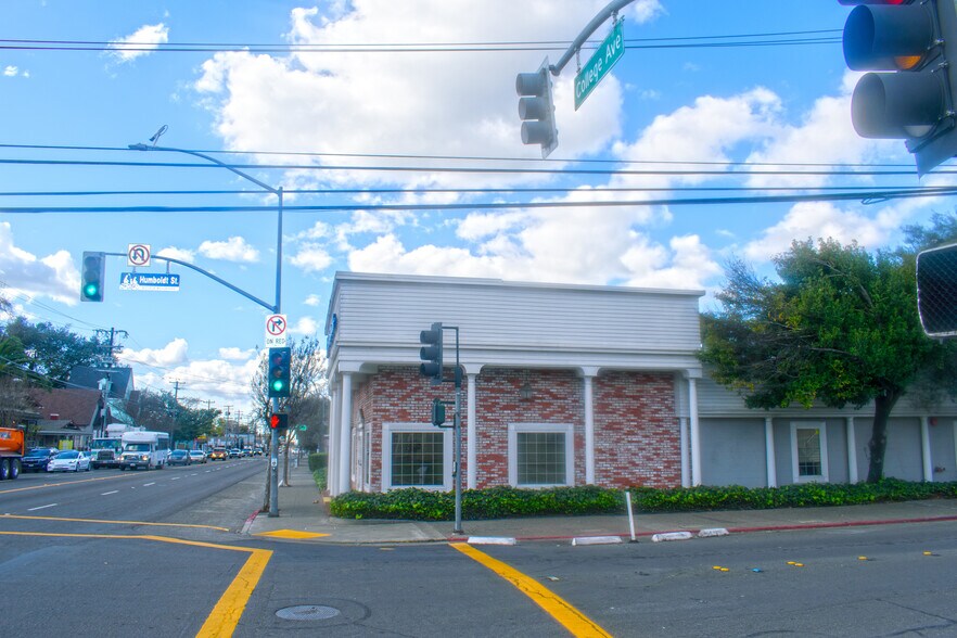 More Photos Of 627 College Ave, Santa Rosa Office For Sale