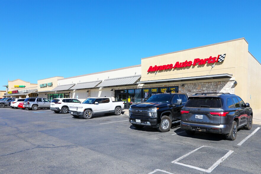 More Photos Of 12908-12932 Bandera Rd, Helotes General Retail For Sale