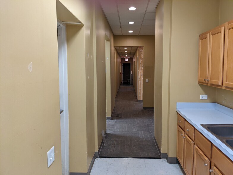 More Photos Of 316-24 Lake St, Oak Park Apartments For Lease
