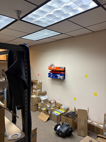More Photos Of 2109 Parkway Dr, Saint Peters Industrial For Lease