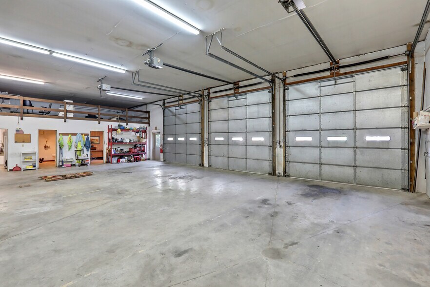 More Photos Of 16 Sloop Hill Rd, New Windsor Township Warehouse For Sale