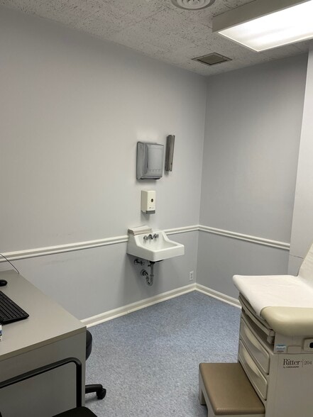 More Photos Of 69 Pondfield Rd, Bronxville Office For Sale