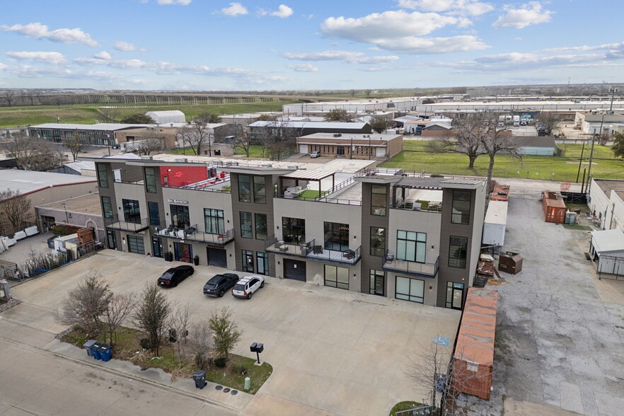 More Photos Of 4763 Algiers St, Dallas Loft Creative Space For Sale