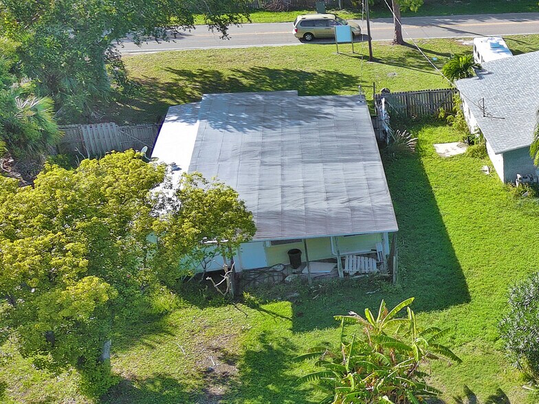 More Photos Of 426 S Plumosa St, Merritt Island General Retail For Sale