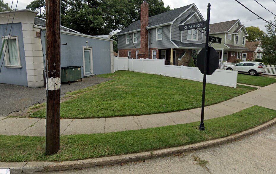 More Photos Of 803 Sunrise Hwy, Lynbrook Freestanding For Lease