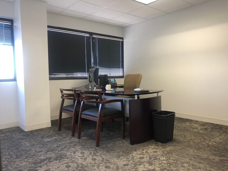 More Photos Of 7900 Tanners Gate Ln, Florence Office For Lease