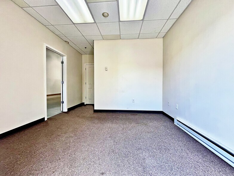 More Photos Of 2 Rockview Way, Rockland Industrial For Lease