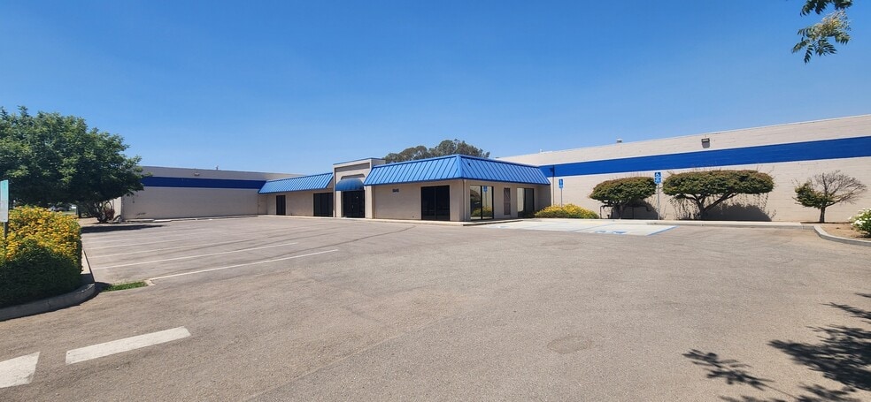 Primary Photo Of 5645 E Clinton Ave, Fresno Manufacturing For Lease