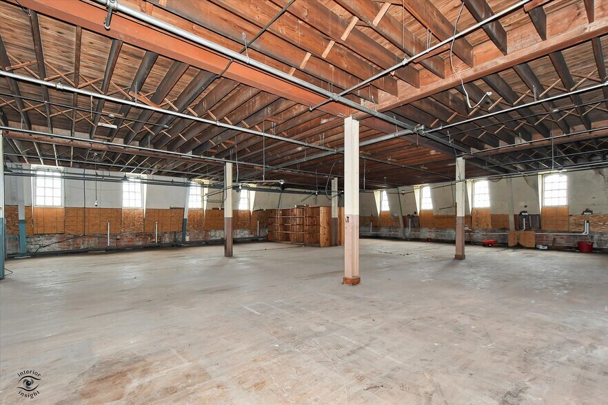 More Photos Of 800 La Salle St, Ottawa Office For Sale