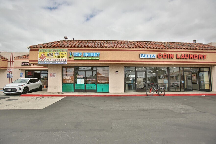 More Photos Of 13450-13472 Goldenwest St, Westminster Convenience Store For Sale