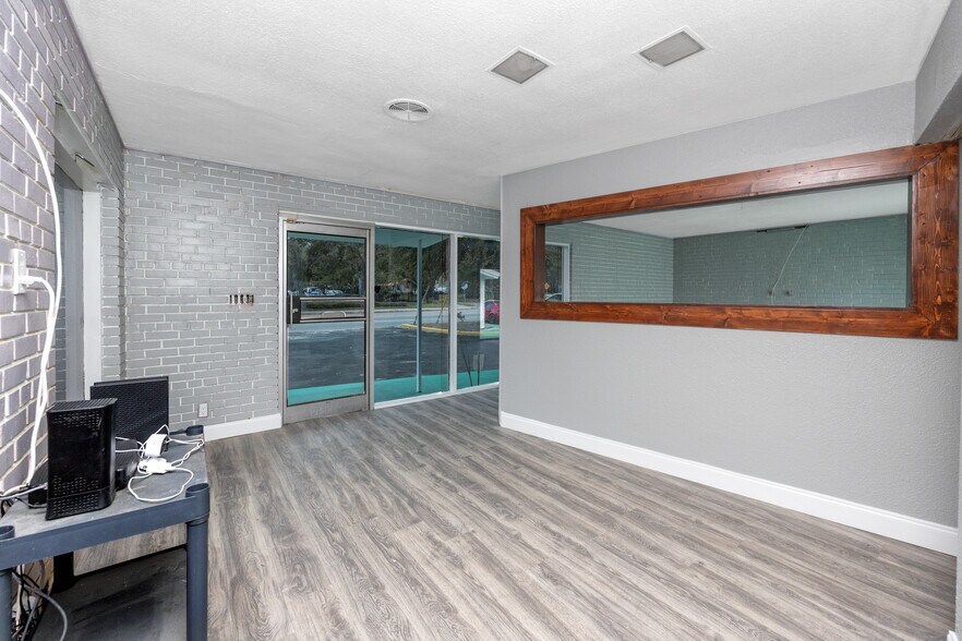 More Photos Of 2100 Dr Martin Luther King Jr St S, Saint Petersburg Medical For Sale