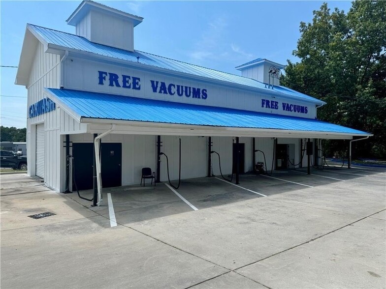 Primary Photo Of 605 S Wall St, Calhoun Carwash For Sale