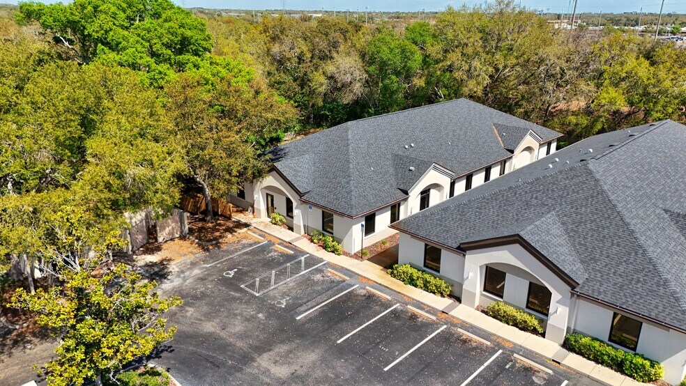 More Photos Of 2364 Drew St, Clearwater Medical For Lease