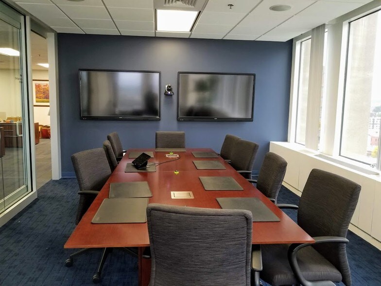 More Photos Of 1500 Main St, Springfield Medical For Lease