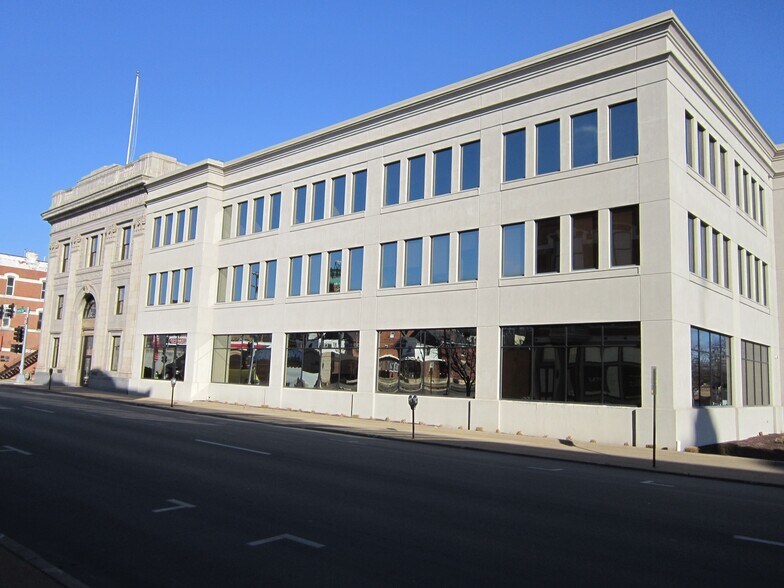 More Photos Of 1398 Central Ave, Dubuque Office For Sale