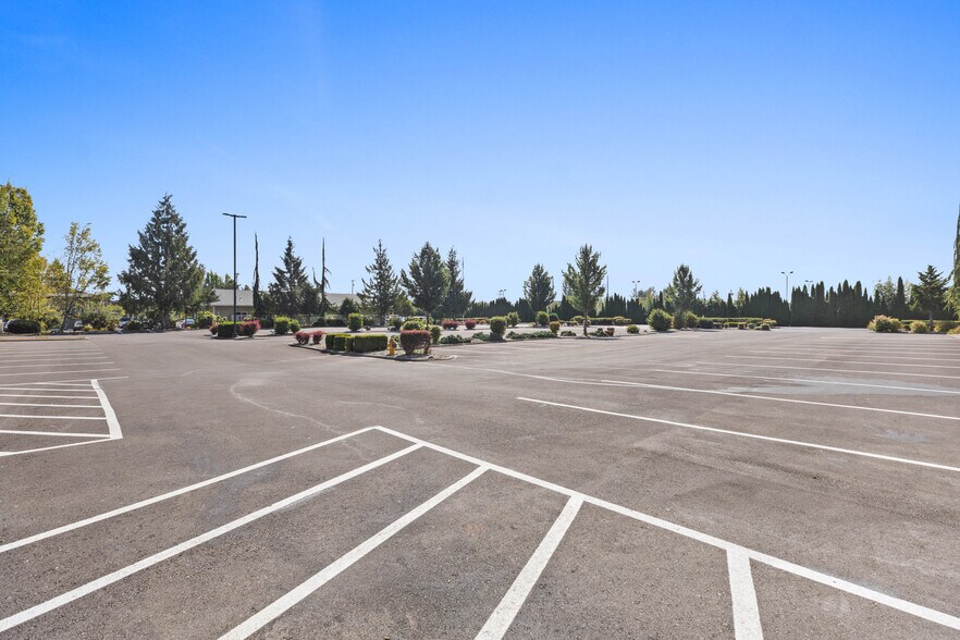 More Photos Of 16710 Smokey Point Blvd, Arlington General Retail For Sale