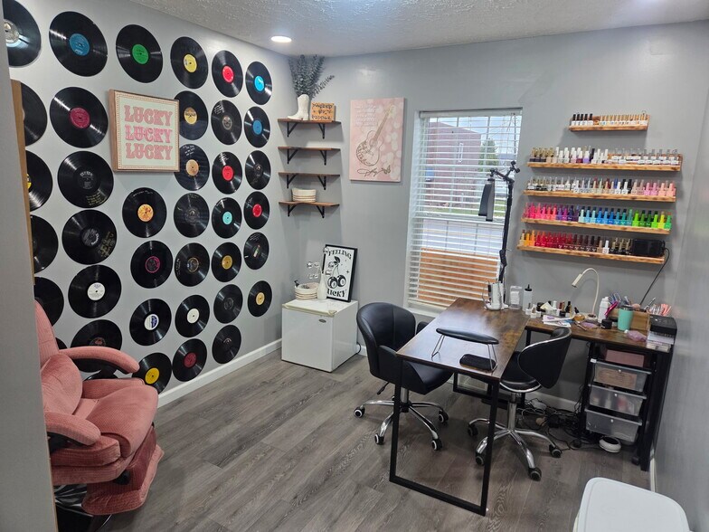 More Photos Of 402 5th St, New Haven Storefront For Sale