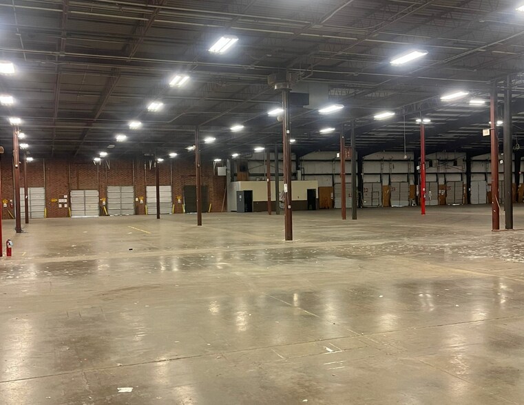 More Photos Of 8425 Triad Dr, Greensboro Distribution For Sale