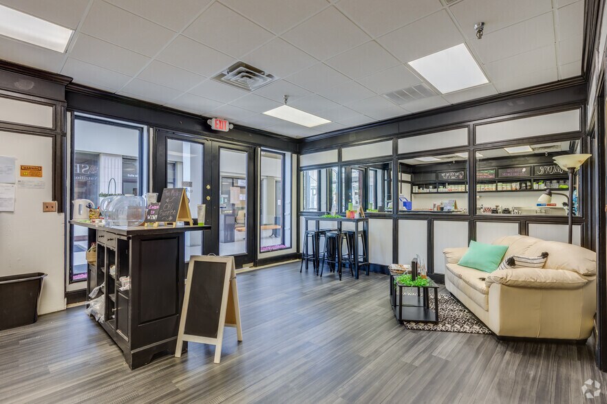 More Photos Of 2401 NW 23rd St, Oklahoma City Office For Lease