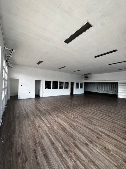 More Photos Of 620 Elk St, Alexander Warehouse For Sale