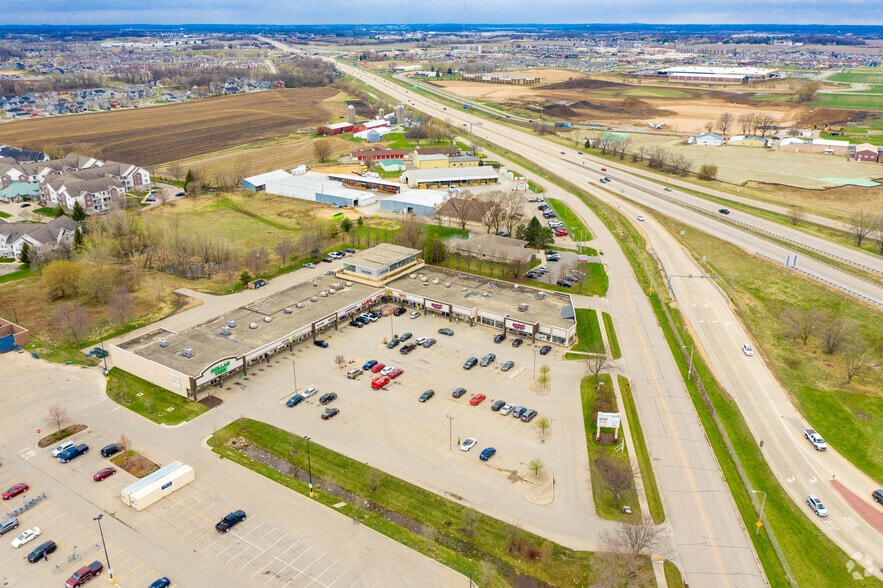 More Photos Of 2015-2111 Mccoy Rd, Sun Prairie Unknown For Lease