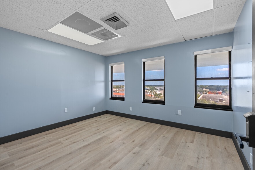 More Photos Of 4200 NW 16th St, Lauderhill Loft Creative Space For Lease