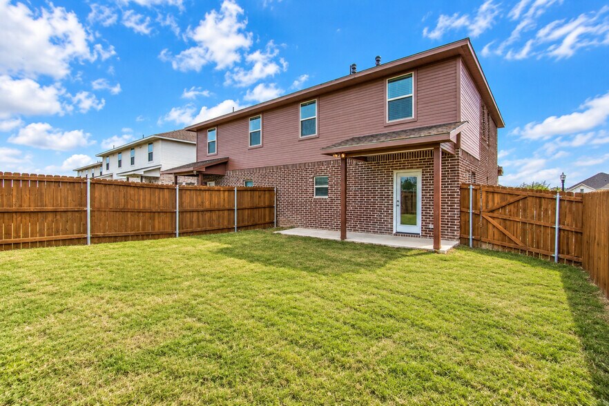 More Photos Of 4917 Sanger Circle Dr, Sanger Multifamily For Sale