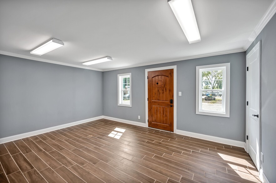 More Photos Of 1015 Ellis Rd, Durham Light Manufacturing For Sale