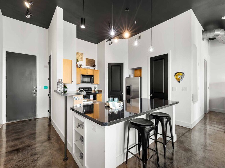 More Photos Of 2000 E Arapaho Rd, Richardson Apartments For Lease