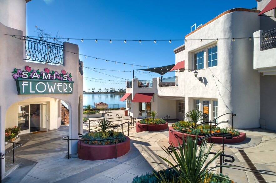 More Photos Of 27732-27772 Vista Del Lago, Mission Viejo Unknown For Lease