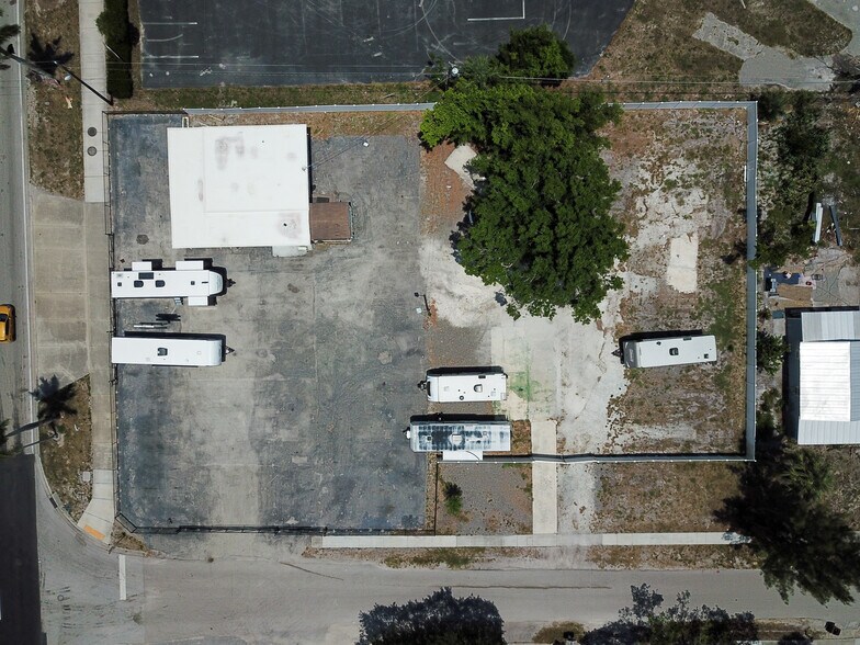 More Photos Of 4830 Palm Beach Blvd, Fort Myers Auto Repair For Lease