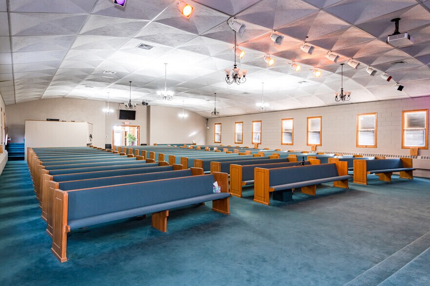 More Photos Of 4445 Wilmington Pike, Dayton Religious Facility For Sale