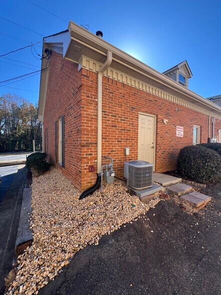 More Photos Of 2630 Beaver Ruin Rd, Norcross Medical For Sale