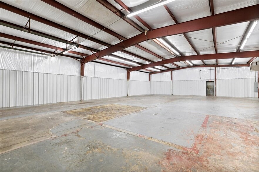 More Photos Of 4102-4112 S High Ave, Oklahoma City Service For Lease