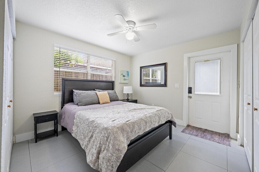 More Photos Of 940 Charles St, West Palm Beach Multifamily For Sale