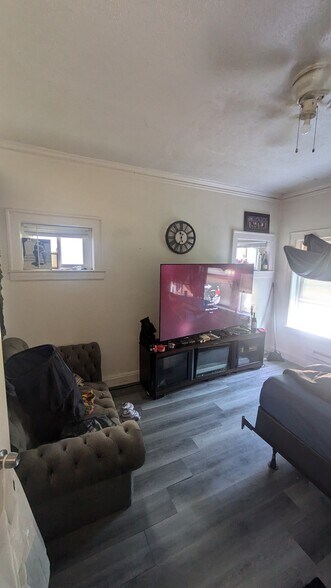 More Photos Of 1874 Marloes Ave, Cleveland Apartments For Sale