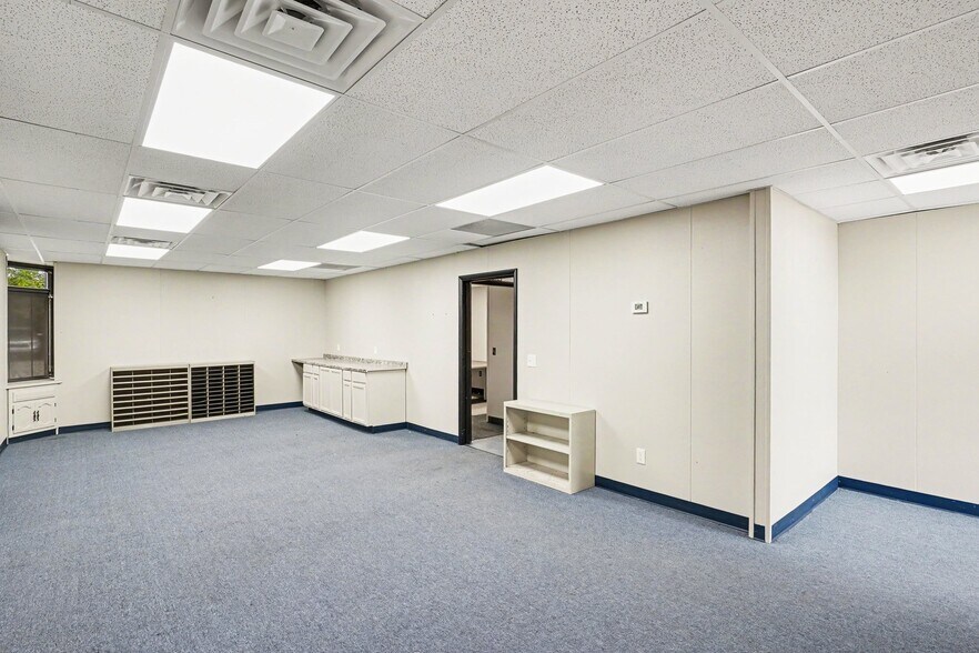 More Photos Of 1834 Bagwell St, Flint Warehouse For Sale