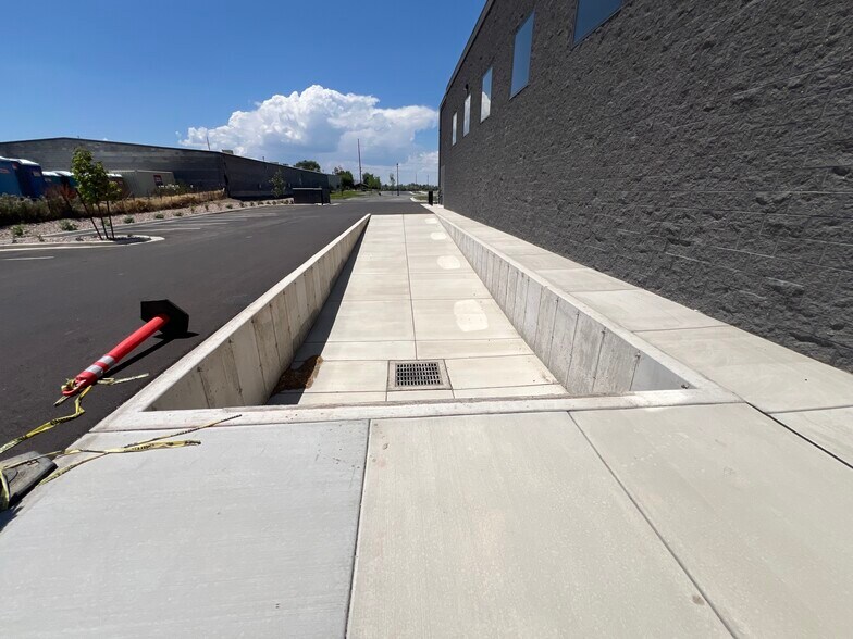 More Photos Of 1564 250 W, Spanish Fork Showroom For Lease