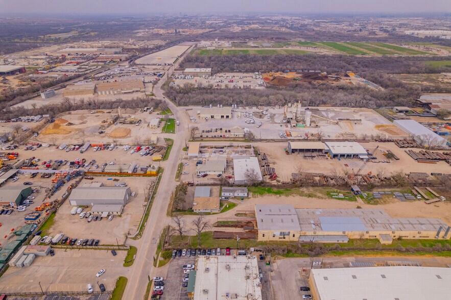 More Photos Of 10582 Spangler Rd, Dallas Manufacturing For Sale