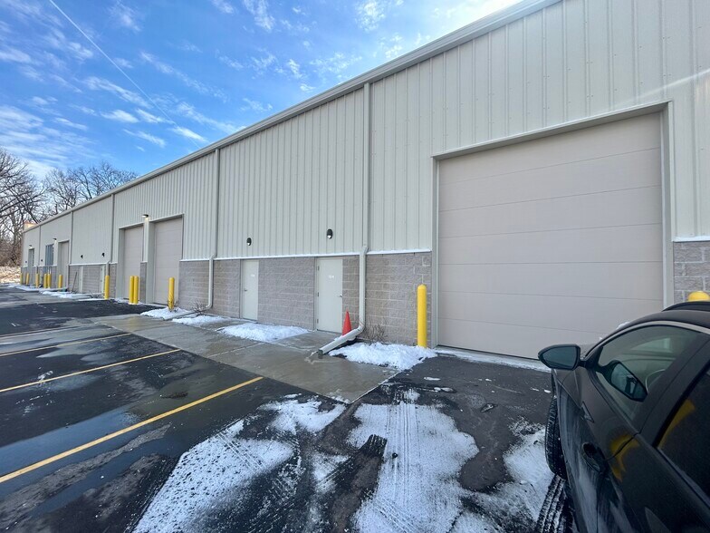 More Photos Of 1162 Laser St, Verona Flex For Lease