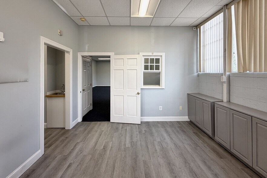 More Photos Of 314 Wilson Ave, Norwalk Warehouse For Lease