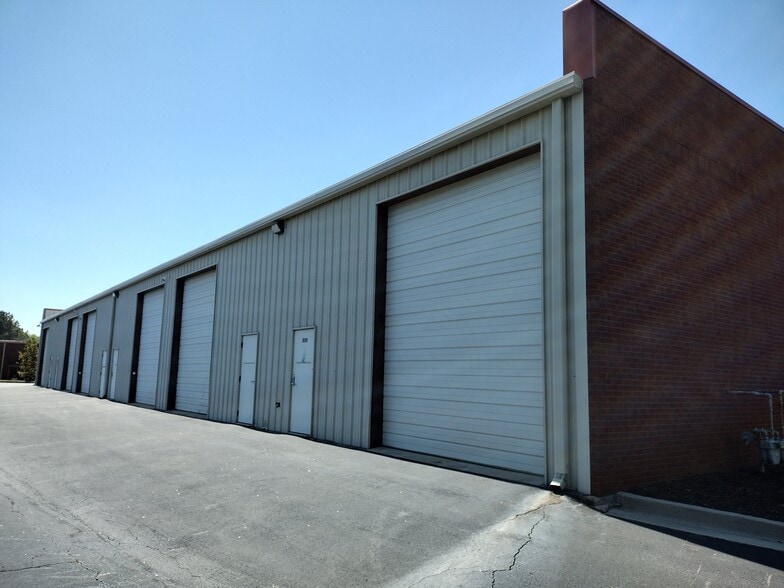 More Photos Of 5207 Belle Wood Ct, Buford Warehouse For Sale