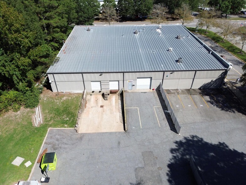 More Photos Of 1100 Executive Blvd, Chesapeake Light Distribution For Lease