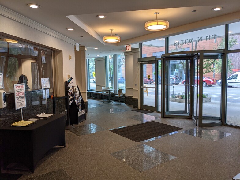 More Photos Of 1111 N Wells St, Chicago Office For Lease