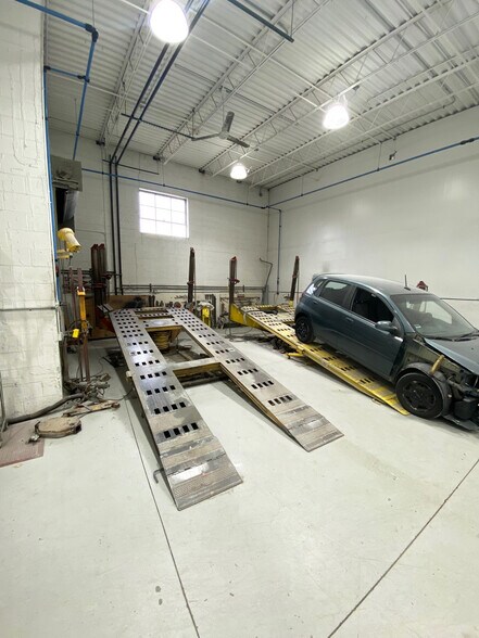 More Photos Of 3212 S Nordic Rd, Mount Prospect Manufacturing For Sale